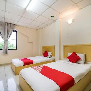 Oyo 301 River Inn Hotel